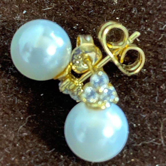 Akoya Shell Pearl 9MM Earrings 925 White Sapphires - Picture 3 of 5